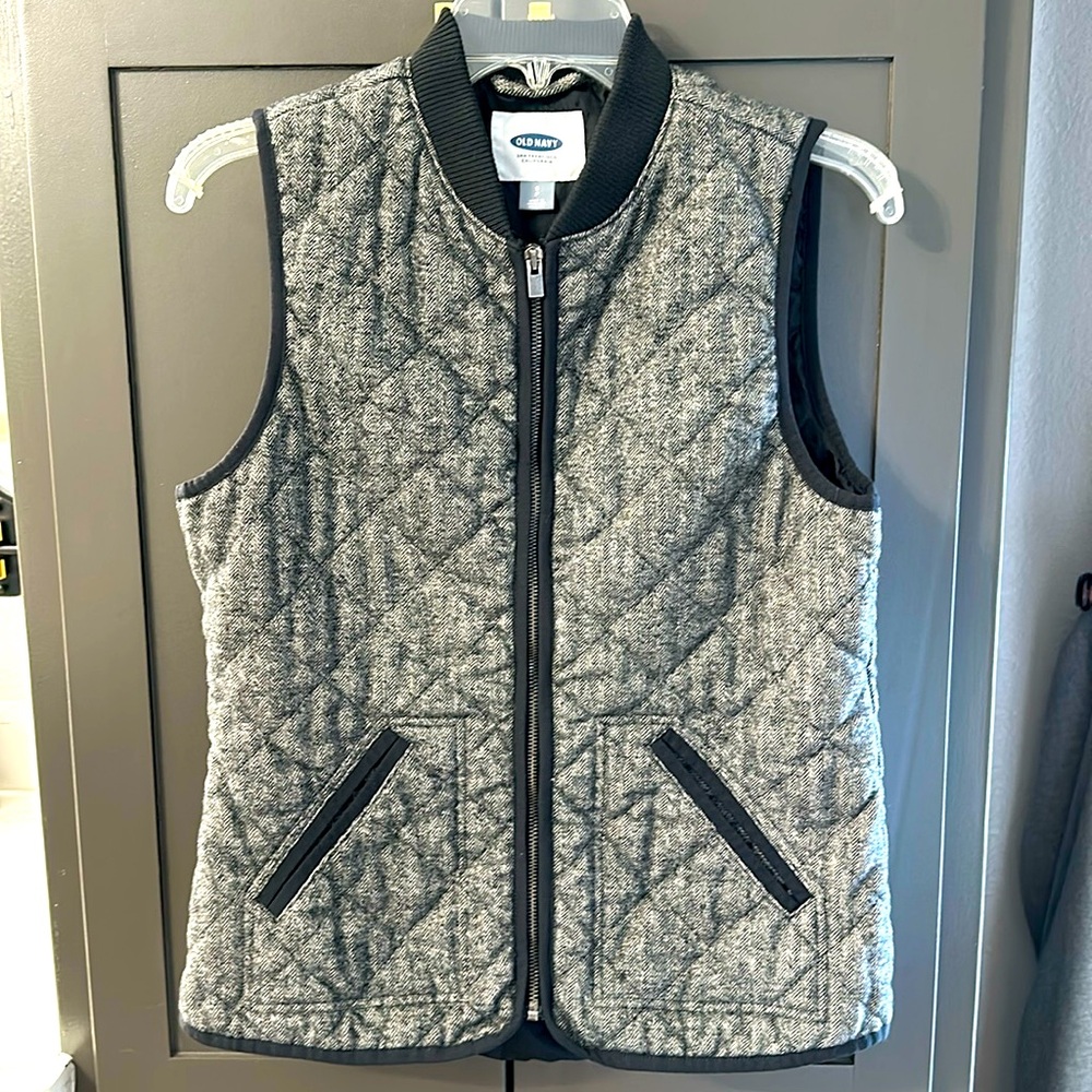 Small Black and White Twead Vest
